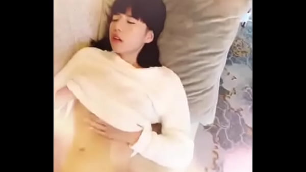 Gadis Tionghoa Manis Banget Pamer Tubuh Telanjangnya