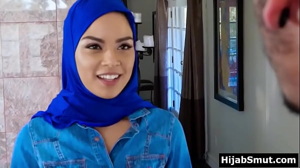 Gadis Muslim Seksi Digilir Berdua Oleh Tukang Pindahan
