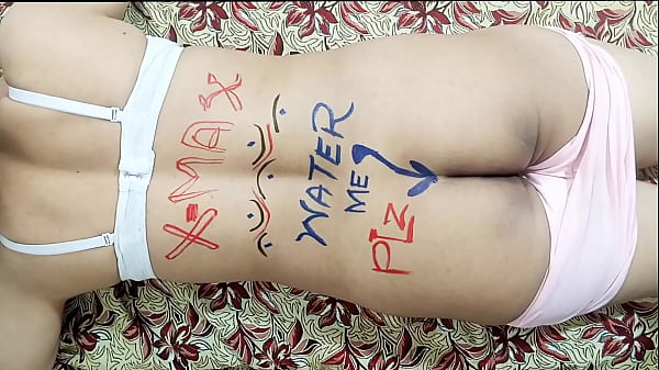 Malam Pergantian Tahun, Dildo Menggila Di Bokong Dan Memeknya Yang Tersembunyi Di Balik Gaun Merah, Bra Putih, Dan Hijab Hitam