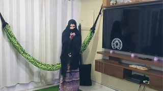 Arab Putih Dengan Memek Merah Muda Pijat Desi Erotik Menggoda