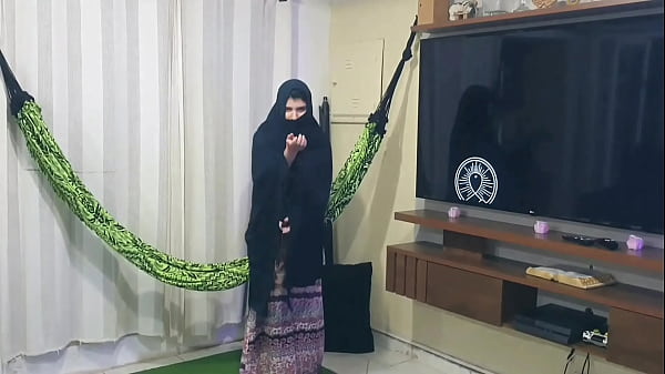 Arab Putih Dengan Memek Merah Muda Pijat Desi Erotik Menggoda