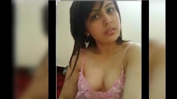 Neha Digilir Keras Oleh Supir – Cerita Panas Dengan Suara Hindi