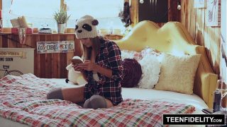 Kaget! Ayu Tiri Shyla Ryder Dihamili Ayah Tirinya