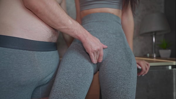 Nafsu Tak Terkendali Pada Ibu Tiri Usai Olahraga! Seks Celana Ketat Dan Penetrasi Dalam 4k