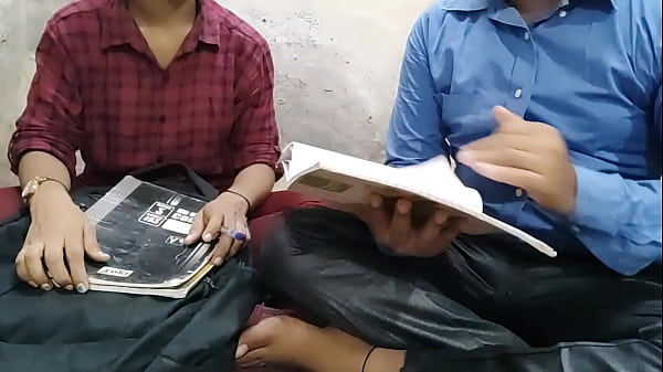 पढ़ाई में लापरवाह छात्रा को टीचर ने जबरदस्त सबक सिखाया