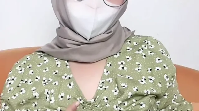 Young Young Mama Shows Off Her Perfect Body