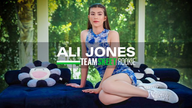 Ali Jones, Si Cewek Baru Yang Gila Porno Ayah Tiri Dan Gaya Bondage