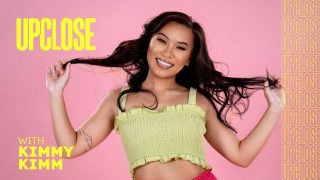 Kimmy Kimm: Pandangan Intim Yang Menggoda