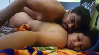 Rekaman Panas Pasangan Muda Bercinta Di Kamar Tidur
