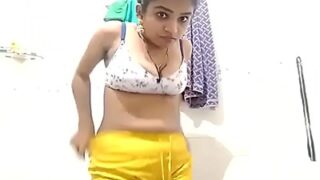Video Panas Cewek Desi Patna Mandi Di Kamar Mandi