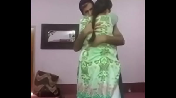Pasangan Desi Bergairah Di Ranjang Kamar