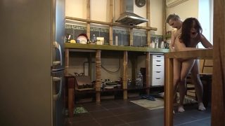 Ngentot Dengan Ayah Tiri Di Rumah, Cewek Cokelat Patuh Menggoda