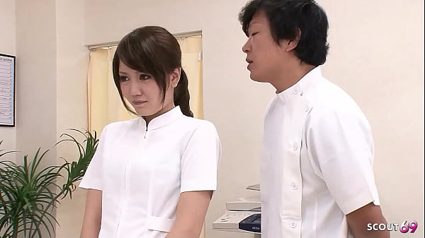 Perawat Remaja Jepang Digoyang Dua Dokter Di Rumah Sakit, Creampie Berganda Dalam Adegan Mmf Tak Sensor
