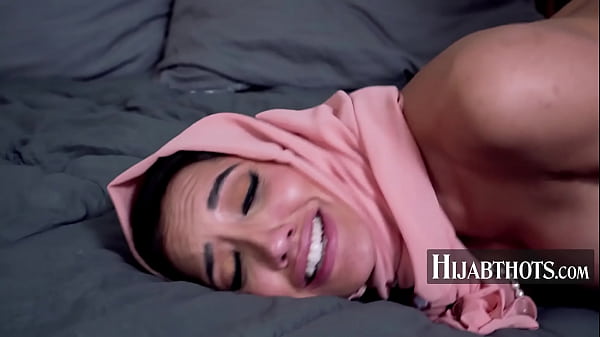 Panggilan Mesum Arab Chloe Amour Untuk Aksi Pantat