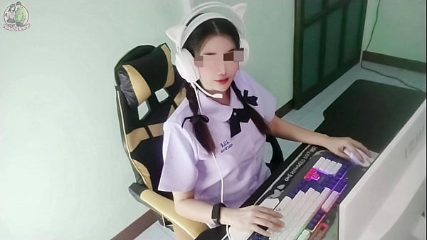 สาวนักศึกษาไทยถูกรุ่นพี่กระแทกหนักหน้ากล้อง ครวญครางลั่นบ้าน (เสียงครวญครางชัดเจน)