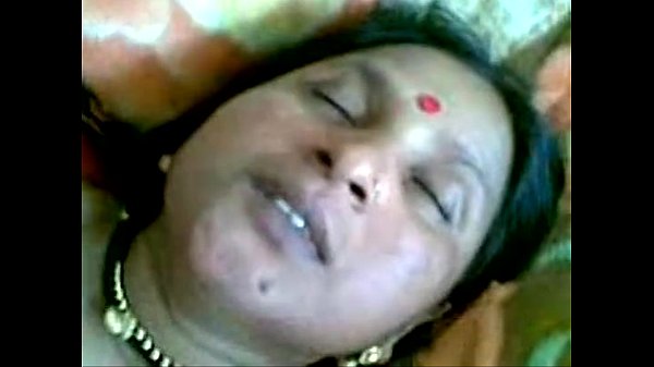 Tante Desa India Goyang Ranjang Dengan Suami – Xvideos.com