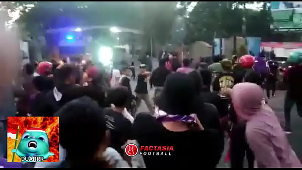 Baku Hantam Brutal Suporter Liga Indonesia Part 1: Persik Vs Psim, Aksi Ganas Di Tribun