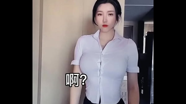 Gadis Asia Tionghoa Dengan Payudara Dan Bokong Montok
