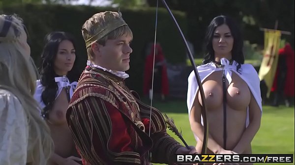 Badai Raja-raja: Anissa Kate Dan Jasmine Jae Taklukkan Ryan R Dalam Parodi Erotis
