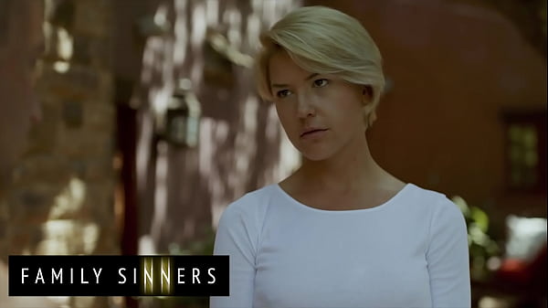 Ibu Tiri Blonde Seksi (kit Mercer) Ngentot Dan Ngegoyang Anak Tirinya Van Wylde – Goyang Keluarga
