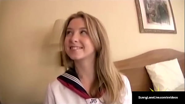 Sunny Lane, Mahasiswi Amerika, Basah Dan Menggairahkan Dihardik Oleh Pria Asia Yang Bergairah!