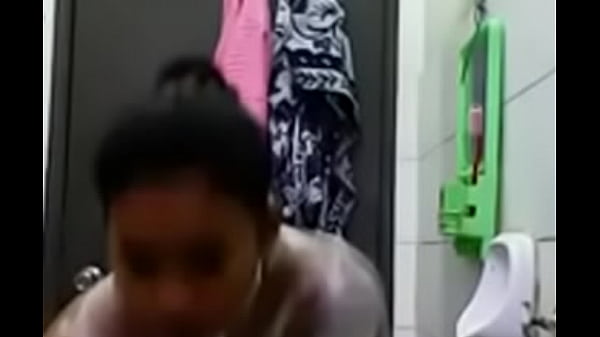 Pamer Tubuh Seksi, Indonesia Narsis Abis
