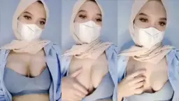 Camilla Berjilbab Cantik Meremas Payudara Montok