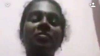 Malayali Ammayi Janaki Buka Blouse Sampai Kelihatan