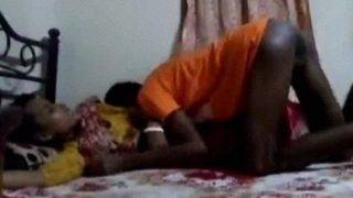 Nafsu Gelora Keponakan Pada Bibi Telugu Yang Menggoda