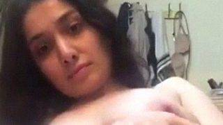 Video Panas Cewek Pakistan Cantik Mainin Memek Dan Pantatnya