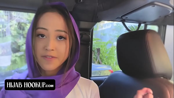 Alexia Anders, Gadis Muslim Yang Menyelinapkan Kekasih Untuk Kenikmatan Terlarang, Tertangkap Basah Oleh Ayahnya