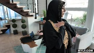 Kylie Kingston Selalu Takut Mengakui Hasrat Terlarangnya, Terlebih Karena Imannya Yang Begitu Ketat.