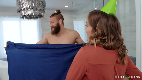 Goyang Hot Lesbian Roommate Di Kamar / Download Full Video Di Brazzers