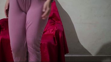 Cewek Tionghoa Satin Tank Top Pamer Memek Montok Ke Kamera Bokep Indo Hot