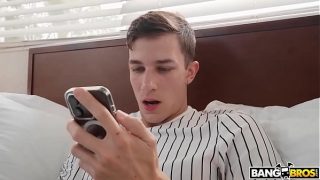 Bangbros – Tiffani Madison Si Sialan Bantu Step Son Parker Ambrose Belajar Sambil Nyepong Kontol.