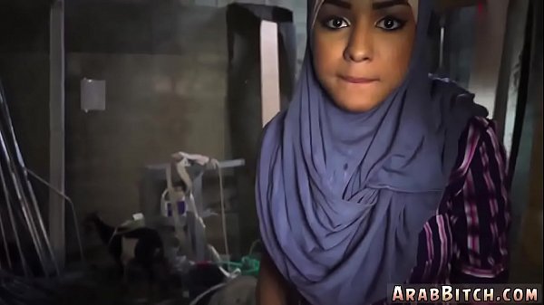 Cewek Arab Remaja Sama Ibu-ibu Muslim Di Titik Booty Drop, 23km Dari Sini, Goyangannya Bikin Makin Pengen