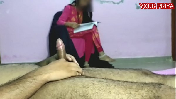 प्रिया को मनाया और जोरदार चोदा। हिंदी आवाज के साथ