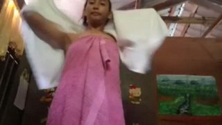 Cewek Kampung Lokal Bugil Total Di Gubuk Seng