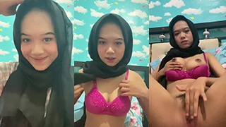 Jilbab Gendis Buka-bukaan, Tubuh Montok Mulus Tanpa Kain