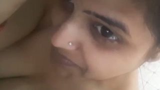 Tontonan Bhabhi Bugil Habis-habisan, Bikin Nafsu Naik!
