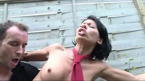 Cewek Abg Ngentot Di Belakang Sekolah, Telan Sperma Puas.