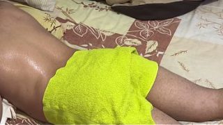 Ibu Mertua Dengan Pantat Gede Bantu Mantu, Pijat Langsung Berubah Jadi Panas Dan Basah.