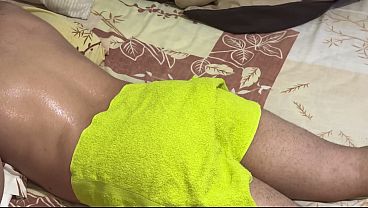 Ibu Mertua Dengan Pantat Gede Bantu Mantu, Pijat Langsung Berubah Jadi Panas Dan Basah.