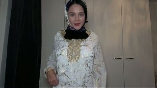Pov – Ngewein Kakak Tiri Muslimah Berhijab Yang Romantis Banget