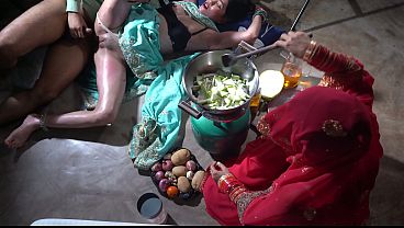 Ibu Tiri Dapur Xxx, Mulai Dari Dapur India, Desi Step Mom Dalam Bahasa Hindi, Si Ibu Tiri Desi Yang Bikin Dapur Panas.
