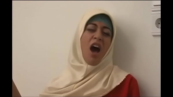1101689 Cewek Arab Jilbaban, Siap Digoyang Nikmat