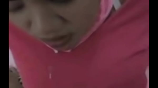 Hijab Ngewe, Mainin Bagian Dalem Sampe Basah Kuyup.