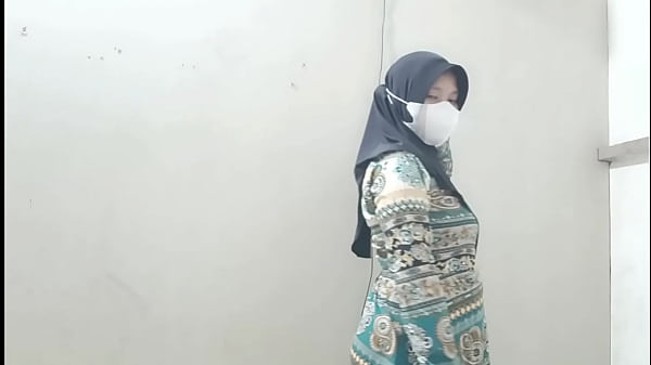 Ngentotin Istri Tetangga Pas Suaminya Cabut Kerja, Enak Banget Rasanya