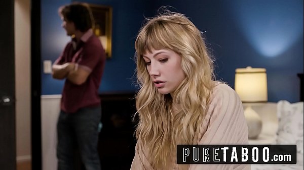 Blonde Cewek Ivy Wolfe Pertama Kali Ngentot Sama Sepupu Tiri