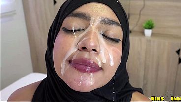 Bokep Jilbab Polos, Cewek Abg Digebukin Sampe Crot Di Muka.